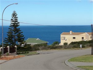 953 m² Land available in Dana Bay