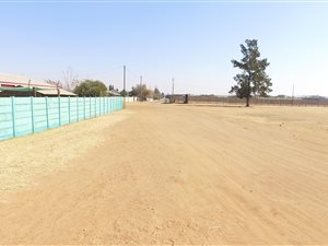 1454 m² Land available in Riamarpark