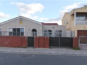 3 Bed House in Lentegeur