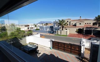 5 Bedroom House in Sunset Beach