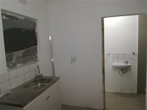 Bachelor apartment in Eersterivier