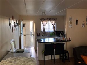 2 Bed Apartment in Paarl