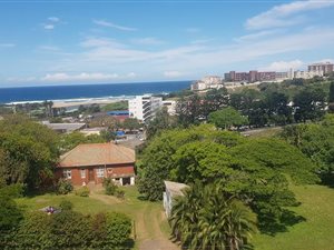 2 Bed Apartment in Amanzimtoti