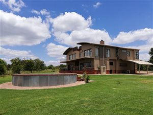4.2 ha Farm in Kameelfontein and surrounds