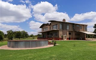 4.2 ha Farm in Kameelfontein and surrounds
