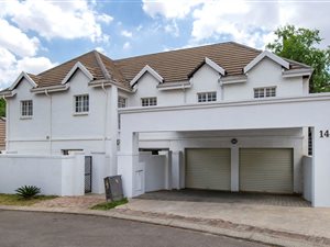 4 Bed House in Magaliesview