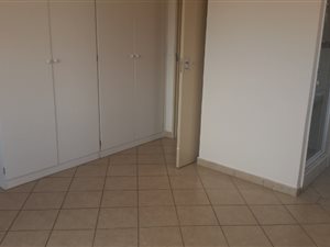 3 Bed Apartment in Hazeldean (Silverlakes Surroundings)