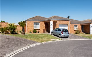 2 Bedroom House in Protea Heights