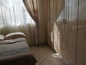 8 Bed House in Clare Estate