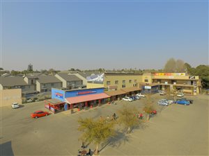 315 m² Commercial space in Glen Marais