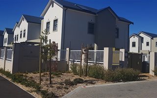 3 Bedroom Townhouse in Buh Rein Estate