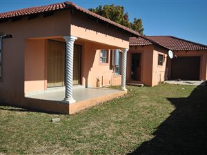 4 Bed House in Amajuba Park