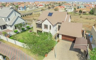 4 Bedroom House in Brooklands