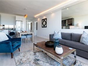 2 Bed Apartment in Mouille Point