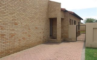 3 Bedroom Cluster in Elandshaven