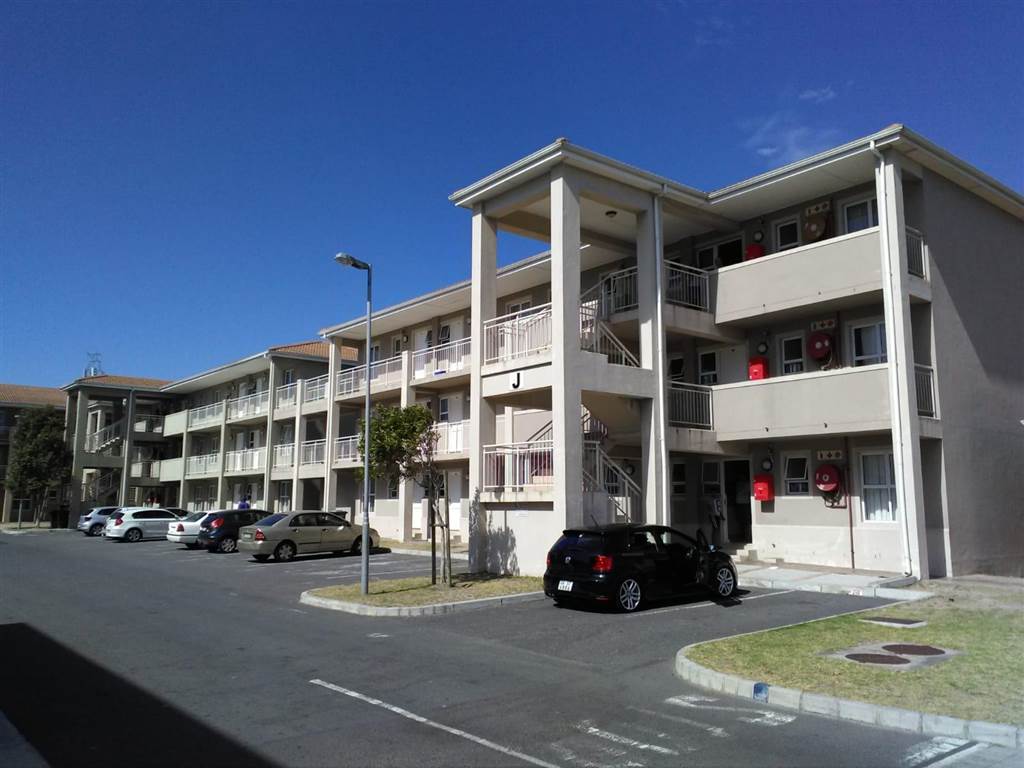 2 Bed Apartment in Athlone | R 6700 | For rent |Western Cape | Private