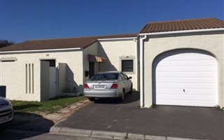 3 Bedroom Garden Cottage in Flamingo Vlei