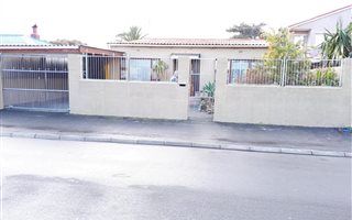 4 Bedroom House in Ruyterwacht