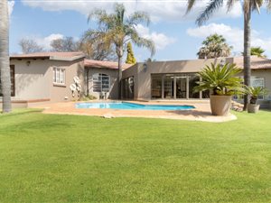 6 Bed House in Ruimsig