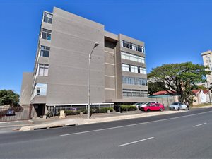 2 Bed Apartment in Amanzimtoti