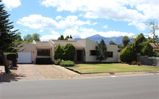 4 Bedroom House in Berg En Dal