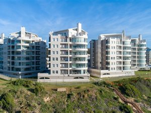 4 Bed Apartment in Diaz Beach