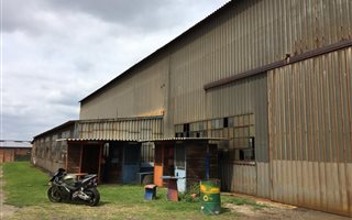 880 m² Industrial space in Vulcania
