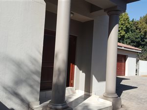 3 Bed House in Silver Lakes Golf Estate