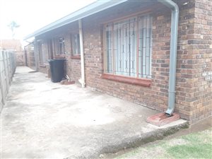3 Bed House in Daveyton