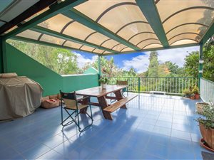 5 Bed House in Lydiana
