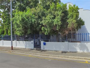 4 Bedroom House in Strand South
