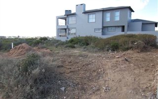 351 m² Land available in Calypso Beach