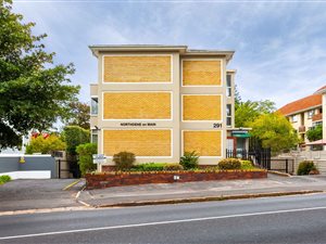 2 Bed Apartment in Kenilworth Upper