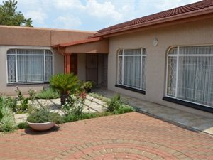 5 Bed House in Homestead Park