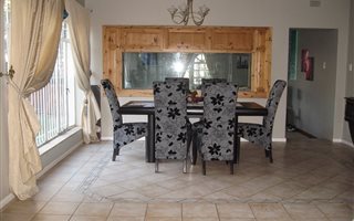 5 Bedroom House in Wychwood