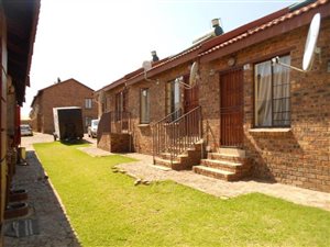 2 Bed Townhouse in Olievenhoutbosch