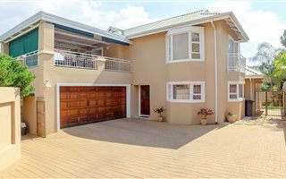 3 Bedroom House in Caribbean Beach Club