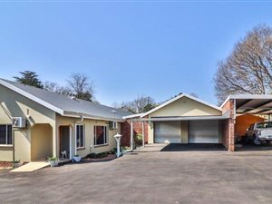5 Bed House in Hayfields