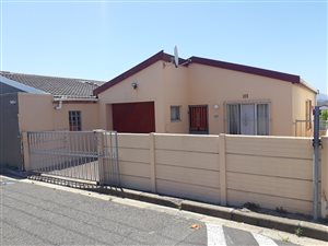 2 Bed House in Retreat