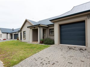 3 Bed House in Kraaibosch