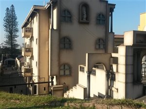 15 Bed House in Athlone Park