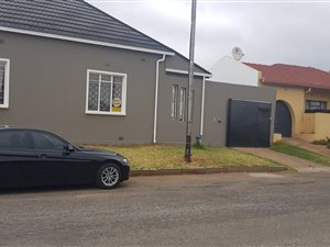 2 Bedroom House in Newlands