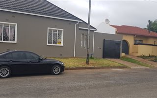 2 Bedroom House in Newlands