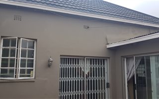 2 Bedroom House in Newlands