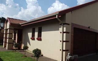 3 Bedroom House in Aerorand