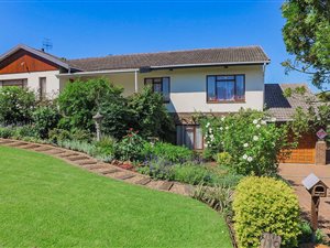 5 Bed House in Hayfields