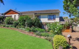 5 Bedroom House in Hayfields