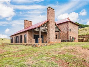 4 Bed House in Dullstroom