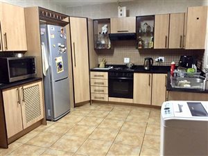 2 Bedroom Townhouse in Vanderbijlpark SE4
