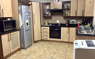 2 Bedroom Townhouse in Vanderbijlpark SE4